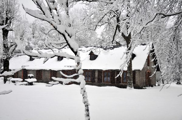 Le chalet sous la neige