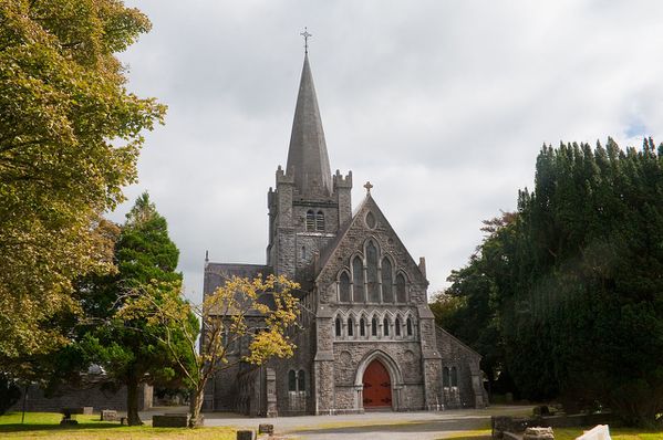 1280px-Tuam_St_Mary-s_Cathedral_2009_09_14.jpg