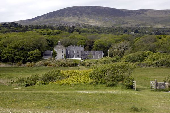 Derrynane_House_-_geograph.org.uk_-_247229.jpg