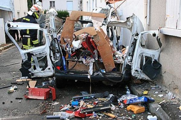 20091223 enorme-explosion-en-ville.bl