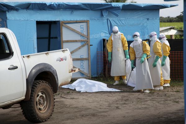 sem14aoud-Z11-Ebola-decrete-urgence-de-sante-mondiale.jpg