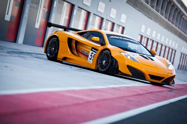 mclaren_mp412c_gt306722.jpg