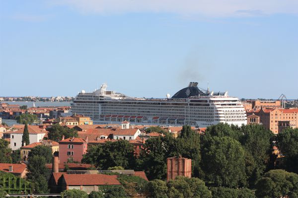 VENISE 8666