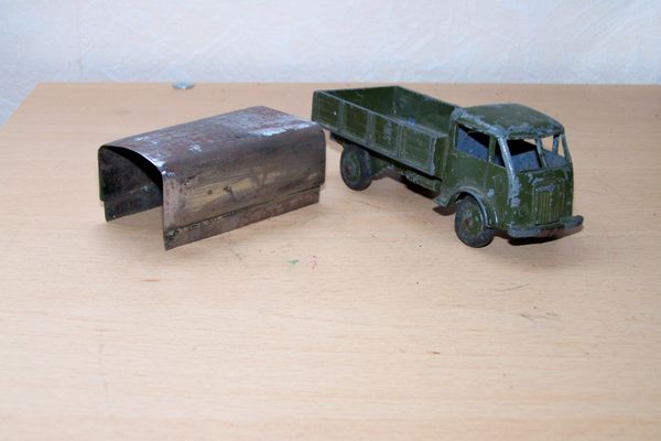 Dinky toys camions ford #6