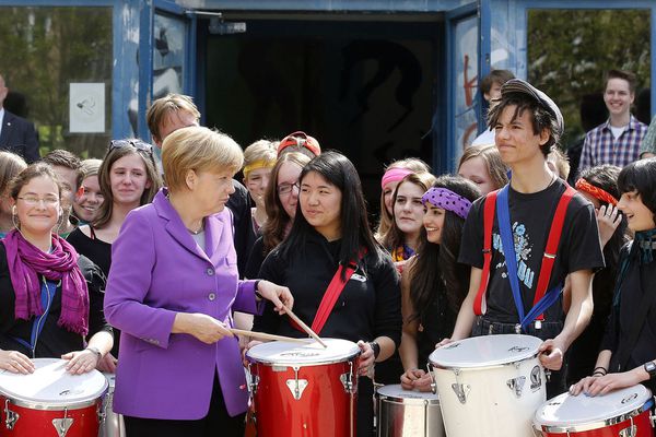 sem13maic-Z5-Angela-Merkel-Elle-imprime-s-ecole-Berlin.jpg