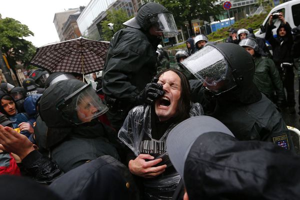 sem13juia-Z28-manifestants-banque-centrale-europeenne-Fran.jpg