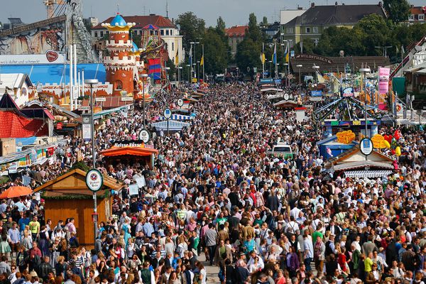 sem13sepi-Z8-La-fete-a-Munich.jpg
