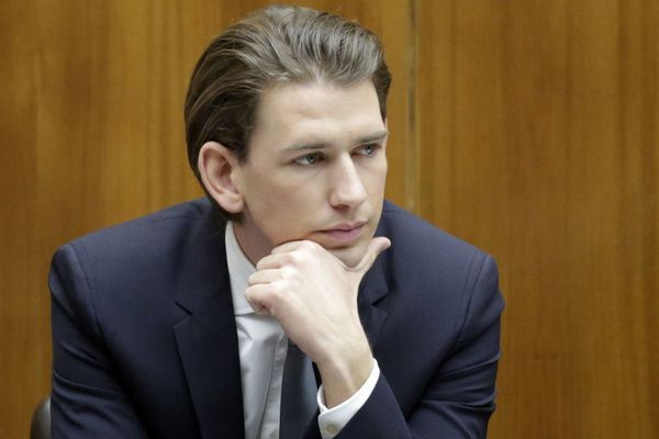 sem13decg-Z20-Presente-au-ParlementSebastien-Kurz-ministre-.jpg
