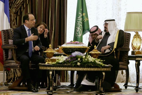 sem13decm-Z18-Rencontre-au-sommet-hollande-roi-arabie-saoud.jpg