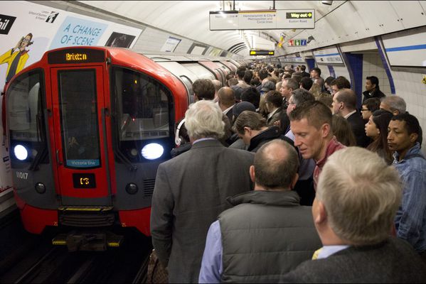 sem14avrm-Z20-Coinces-greve-metro-Londres.jpg