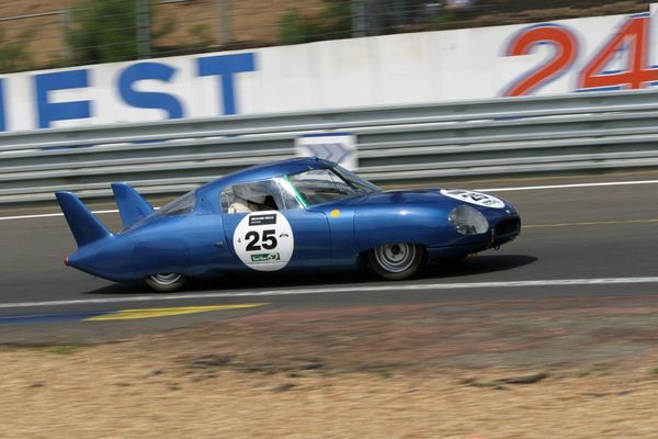 panhard_cd_lm64_1964_114.jpg
