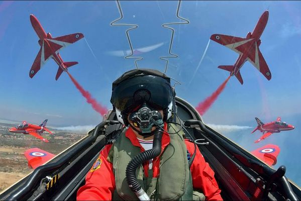sem14juic-Z3-Gare-au-vertige-patrouille-accrobatique-royal-.jpg