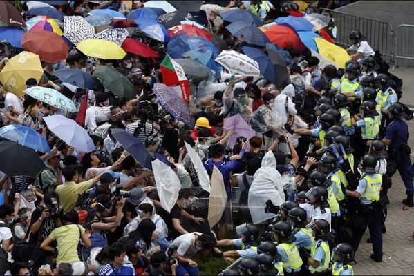 sem14sepm-Z6-Hong-Kong-revolution-de-l-ombrelle.jpg