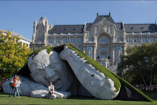 sem14octg-Z5-Le-geant-de-Budapest-sculpture.jpg