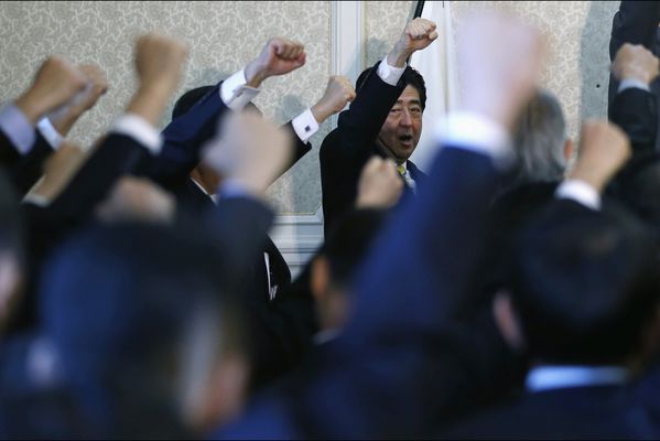 sem14novi-Z3-Motives-premier-ministre-japon-Shinzo-abe-diss.jpg