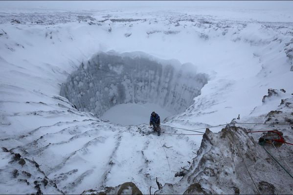 sem14novj-Z3-Un-cratere-en-Siberie.jpg