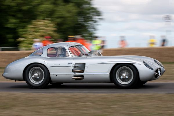 mercedes_benz_300_slr_uhlenhaut_coupe_1955_103.jpg