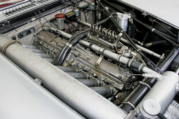mercedes_benz_300_slr_uhlenhaut_coupe_1955_38.jpg