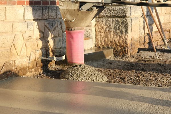 Dépose du béton par tapis roulant