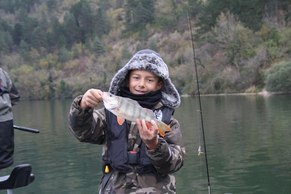 Perche-Leo-25-cm-ile-chambod-octobre-2012.JPG