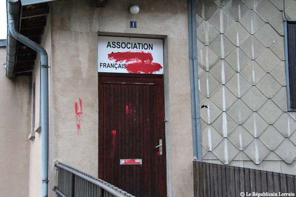 la-maison-de-prieres-de-harkis-a-ete-vandalisee-dans-la-nui