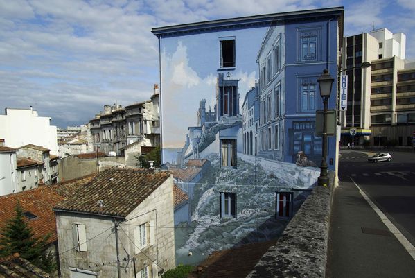 La-Fille-des-Remparts-bande-dessinee-sur-mur-peint-Angoulem.jpg