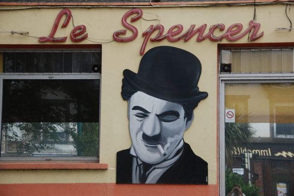 800px-Fresque-Spencer_bar.jpg