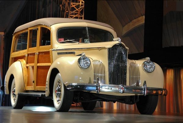packard_110_woody_station_wagon_1941_112.jpg
