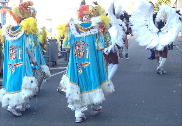 carnaval-rio-evian.jpg