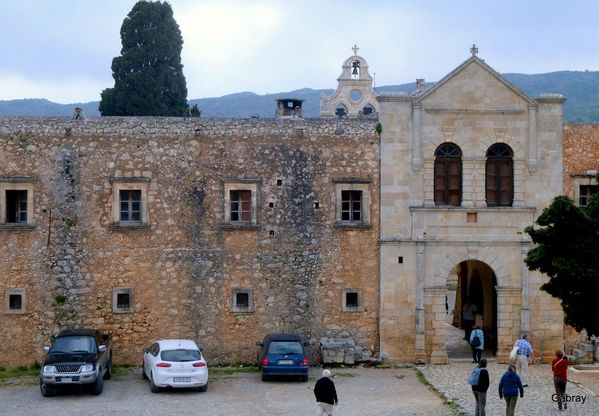j01 - Entrée du monastère