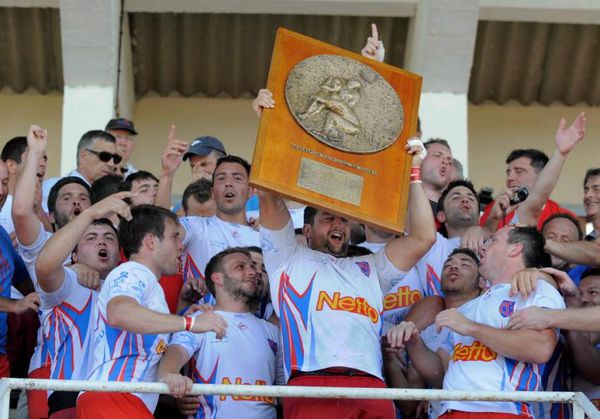 montesquieu-volvestre-rugby-bouclier-champions.jpg
