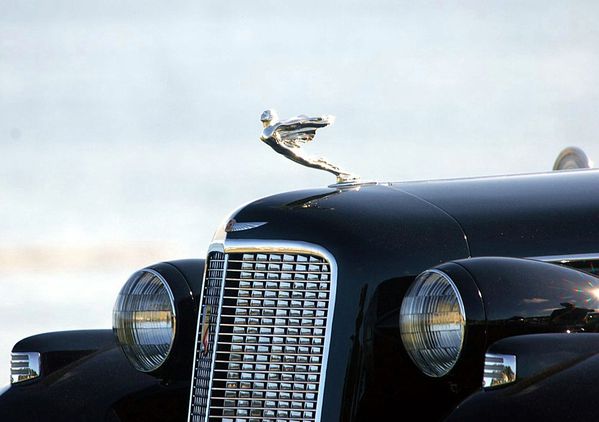 cadillac_452d_V16_1934_03.jpg