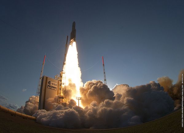 Ariane - VA215 - Eutelsat 25B - GSAT 7 - 29-08-2013