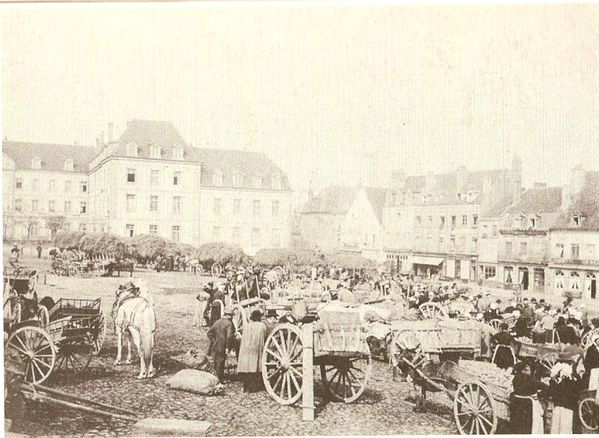 Place du Champ - Marché le 27 mai 1898