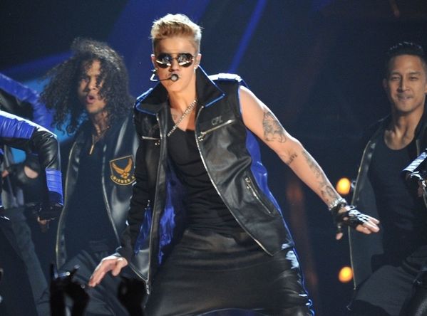 Justin-Bieber-aux-Billboard-Music-Awards-2013_exact810x609_.jpg