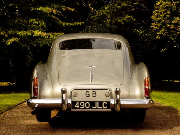 bentley_s1_continental_mulliner_sports_saloon_1955_105.jpg