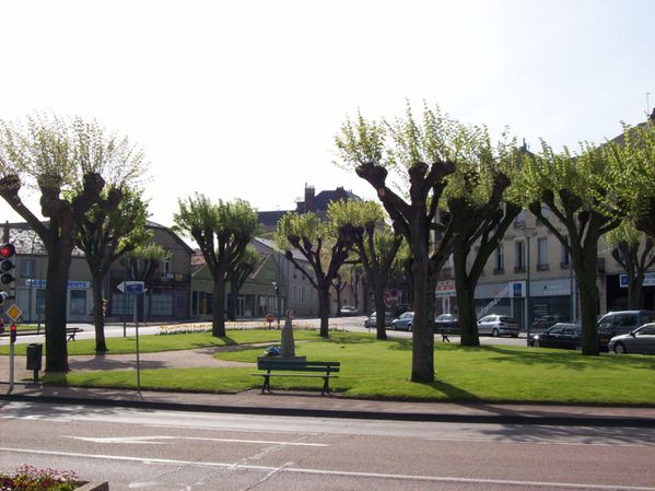 Avenue Charles de Gaulle - 100 2458 (Copier)