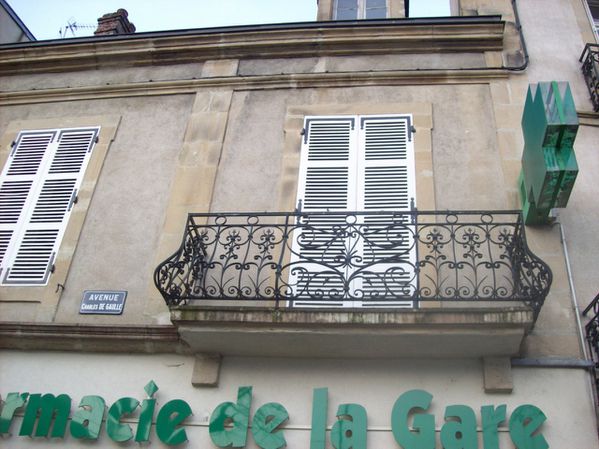 Avenue Charles de Gaulle - 100 7451 (Copier)