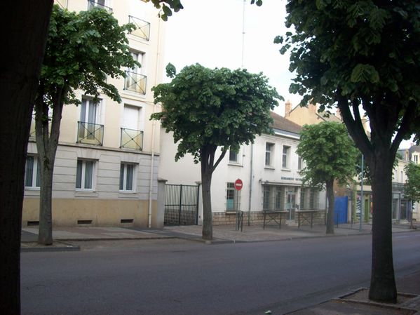 Avenue Charles de Gaulle - 100 7874 (Copier)