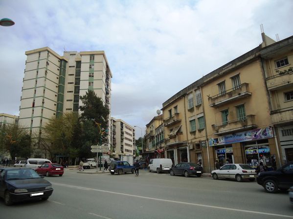 Une-scene-de-Tizi-Ouzou.-copie-1.JPG