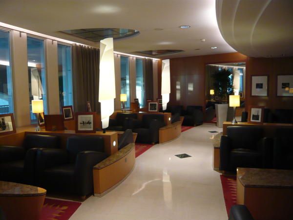 etihad lounge paris bangkok