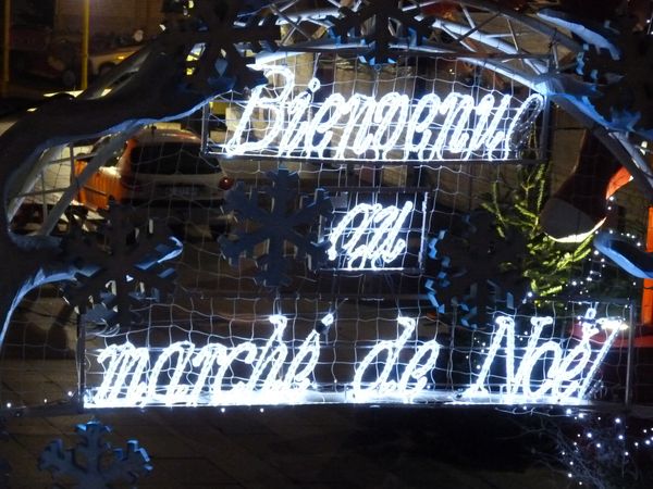 Marche-de-noel-2013-de-nuit--2-.JPG