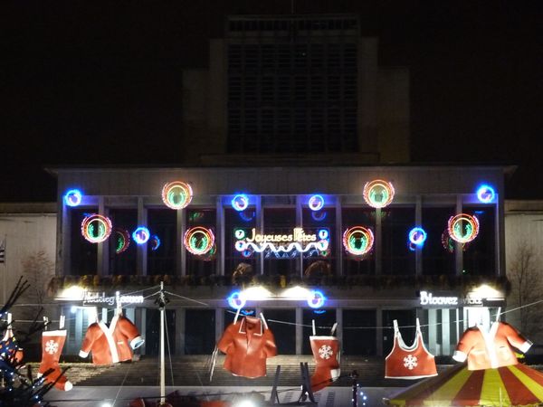 Marche-de-noel-2013-de-nuit.JPG