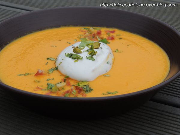 velouté de carottes au miel, crème fouettée aux-copie-1