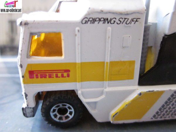 camion kenworth cabover racing transporter matchbox (3)