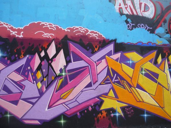Graf cour des Frigos 2