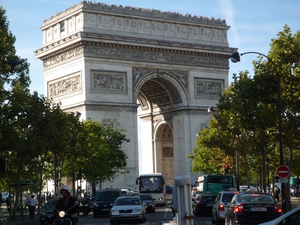 Arc de Triomphe vu de trois quart