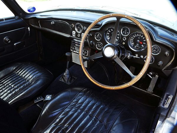 aston_martin_db6_vantage_mkII_1969_108.jpg