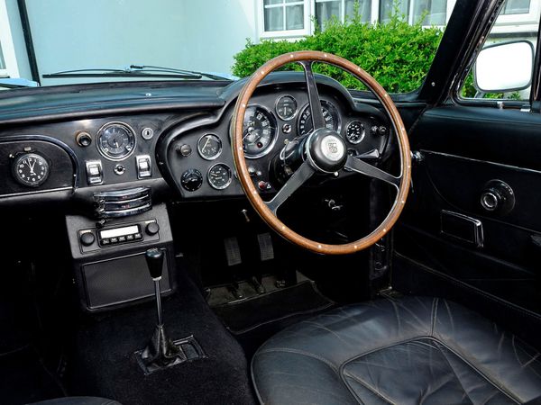 aston_martin_db6_vantage_mkII_1969_120.jpg