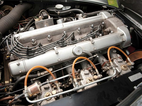 aston_martin_db6_vantage_mkII_1969_121.jpg